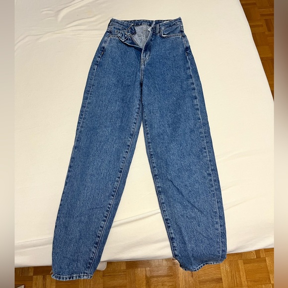 H&M Loose Ultra High Rise Mom Jeans, Size 0 - Picture 1 of 4